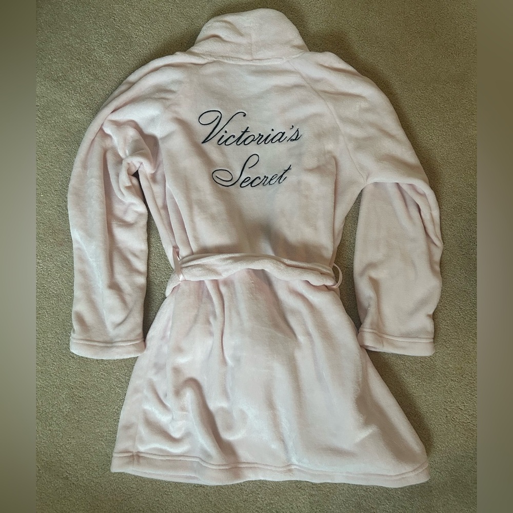 Victoria Secret’s Cozy Bath Robe